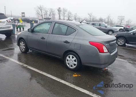2017 Nissan Versa 1.6 S z USA, uszkodzony, nr VIN 3N1CN7AP8HL825725